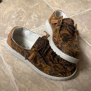Hey Dudes - Wendy Ranch Saddle color Size 8